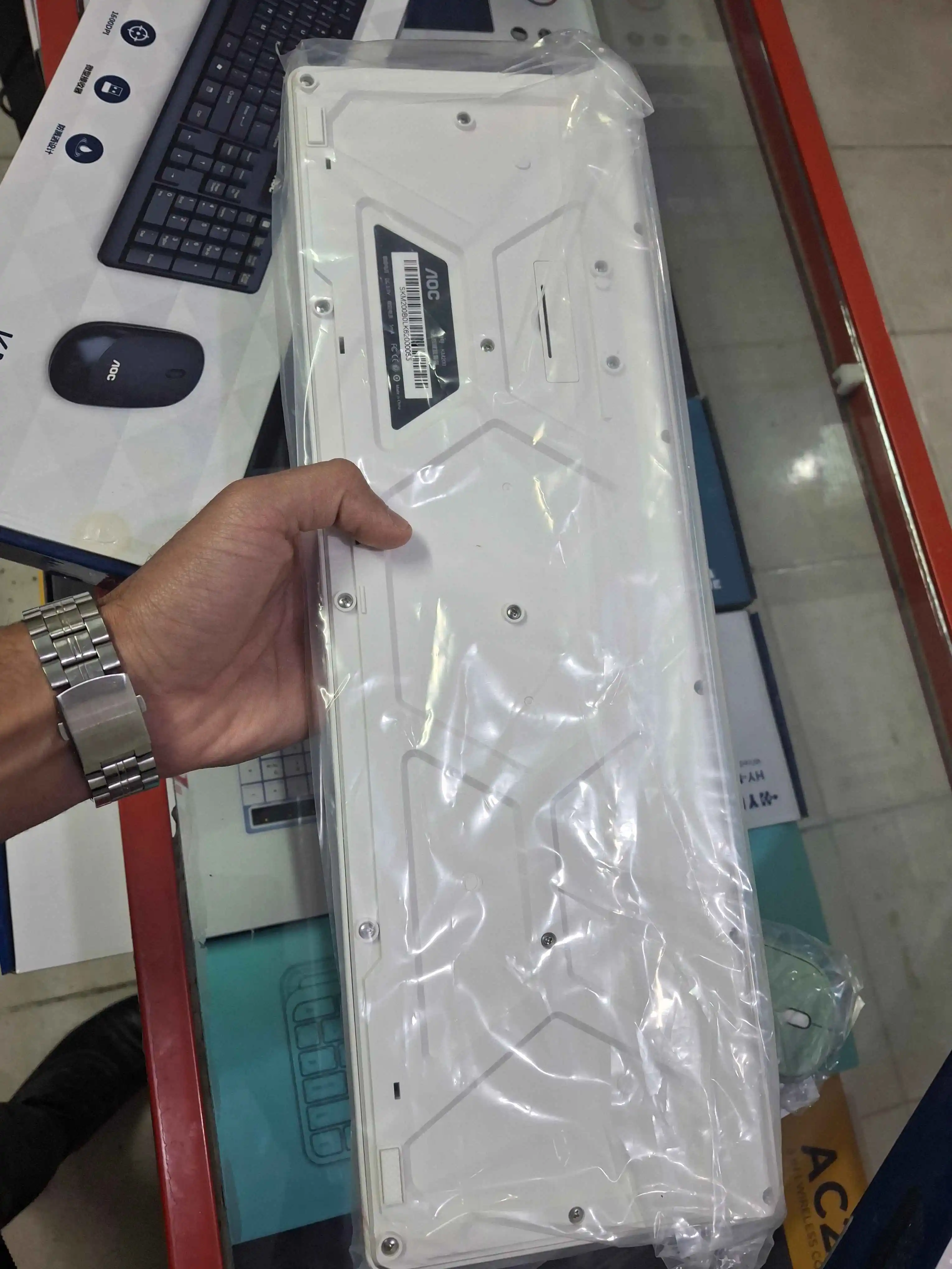 تصویر کیبورد AOC مدل KM200