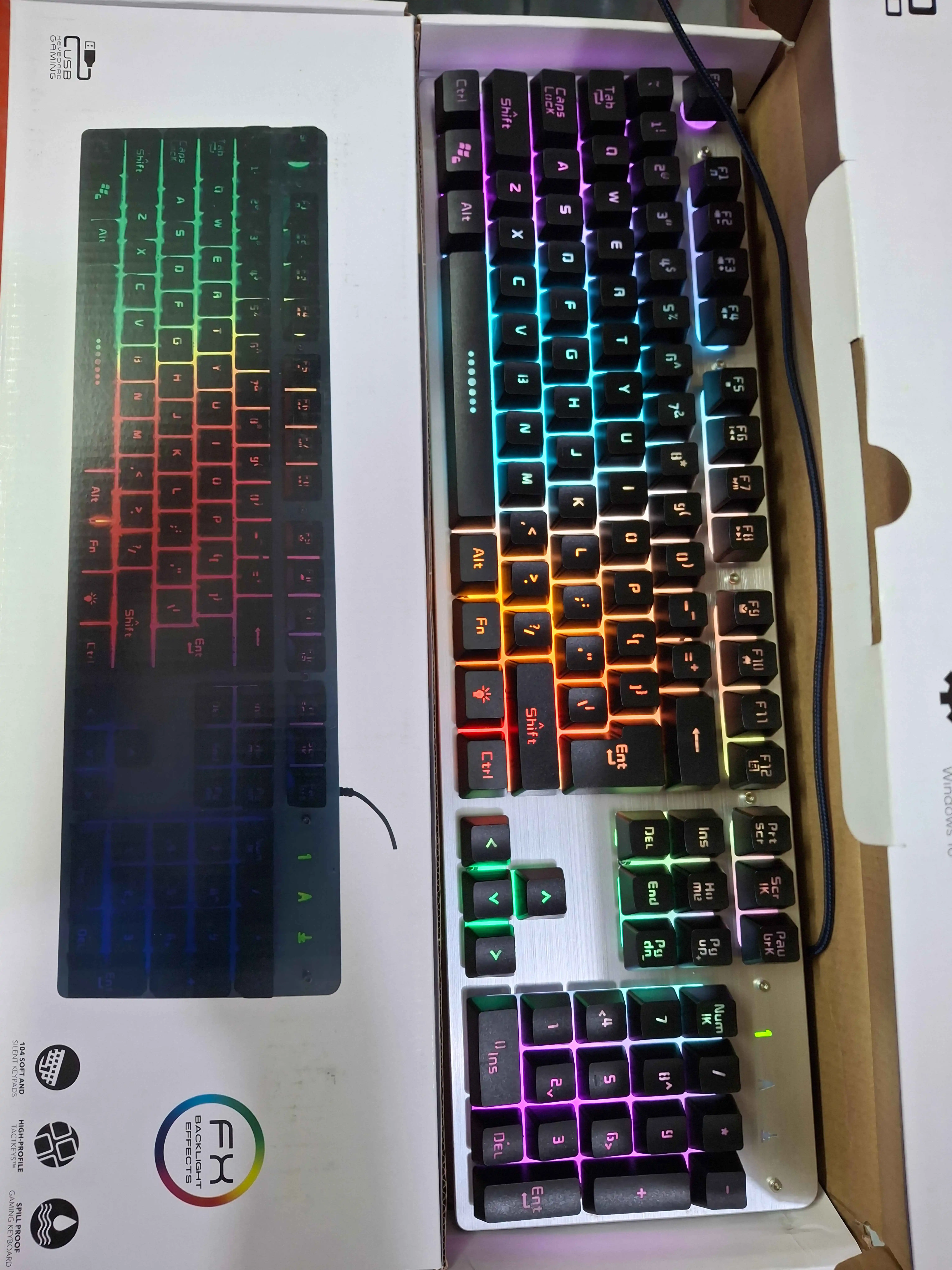 تصویر کیبورد مخصوص بازی آر جی بی مدل UWGK